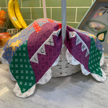 Load image into Gallery viewer, Pascha Basket Cover, Quilt Style with Scallops